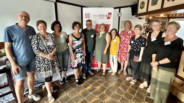 Die Vorstandsmitglieder GEW-KV Braunschweig ab 12.09.2023 - Björn Steinmeyer, Katharina Hildebrandt, Brigitte Erich, Susanne Weiß, Kai Pawletko (ehemalig), Tülin Taskin, Jutta Reinke, Susanne Schlüter, Margit Bentin, Anita Dawid, Petra Braband (von links nach rechts - es fehlt: Dr. Christine Lehmann)
Foto: Ernst-Otto Trustorff